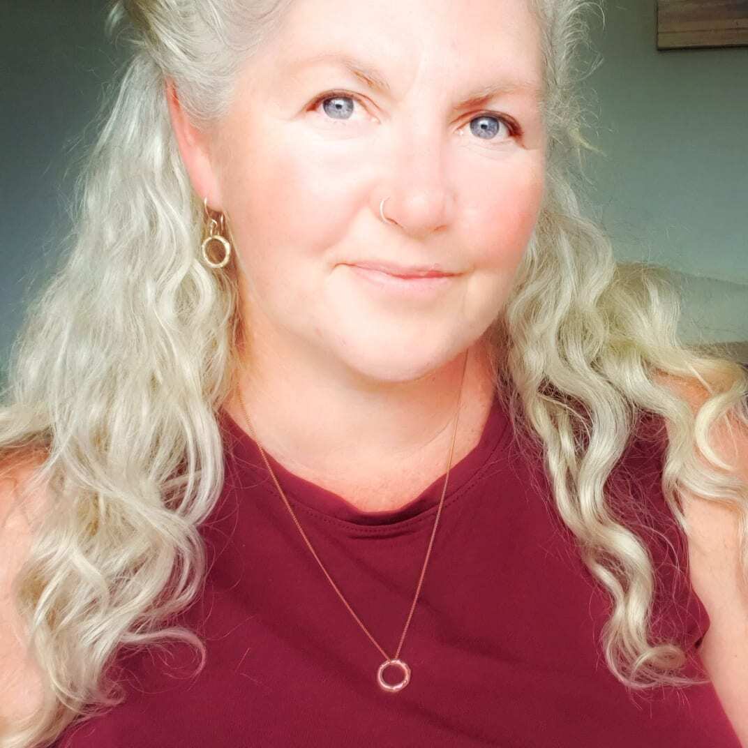 sandcast gold open circle necklace 2